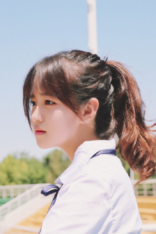 邻家金发美女