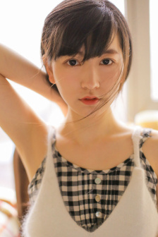 美女扒开粉嫩尿口的桶爽